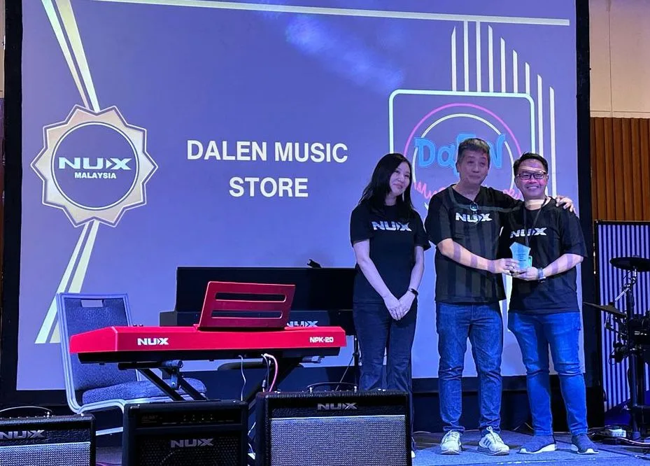 NUX Dealer Meeting - Prestige Dealer Award